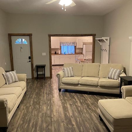 Modern Farmhouse 3 Bed, 2 Bath Apartment, Sleeps 7, Lots Of Space, Steps To Downtown, Honeywell & Eagles Theater Wabash Exterior foto